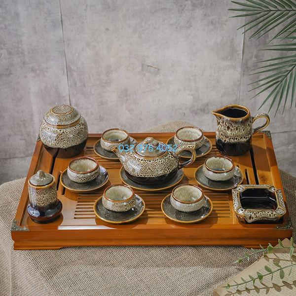 Ấm Chén Hỏa Biến Nâu Đen Quai Sứ