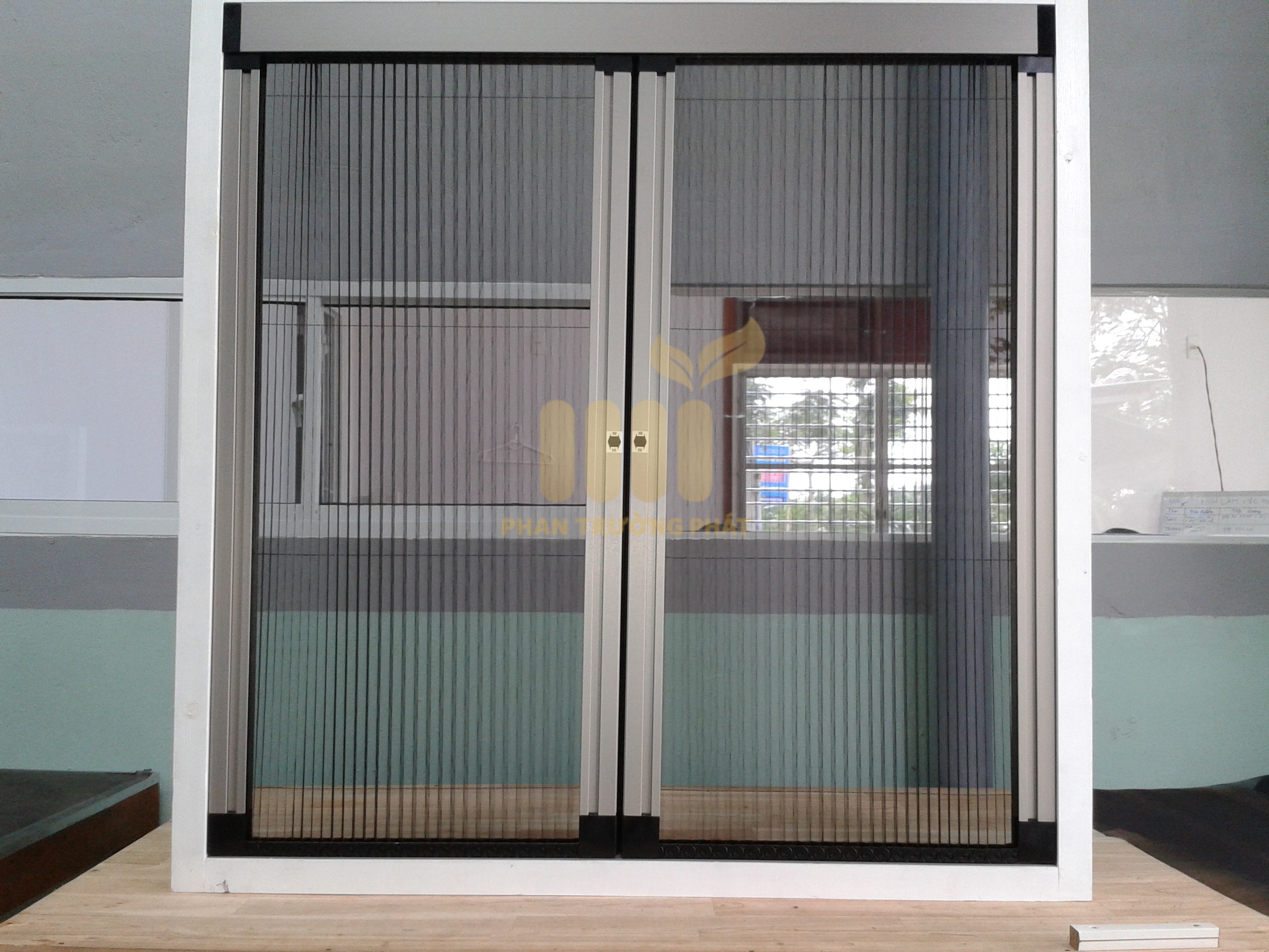 Phân Tích Cấu Tạo Chi Tiết Của Cửa Lưới Chống Muỗi Xếp Hai Cánh Cửa Sổ SB32