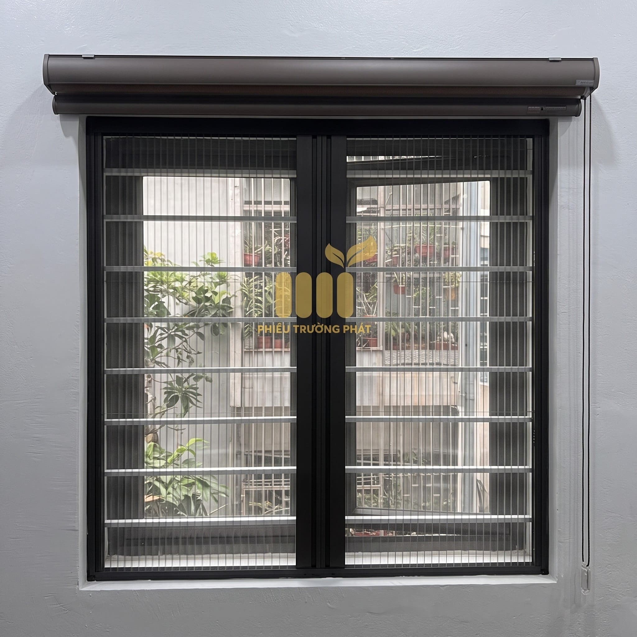 Cửa sổ có ray hệ cửa lưới xếp hệ 30