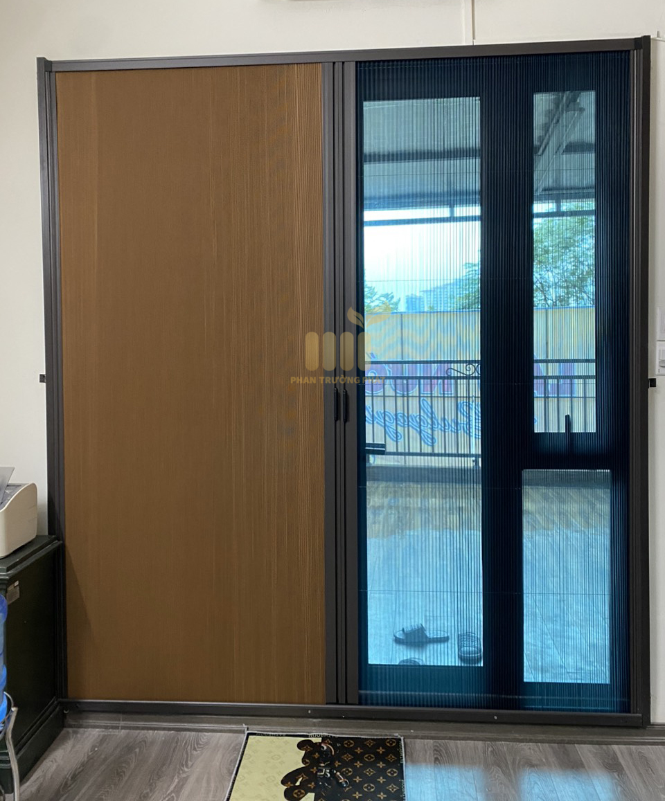 Cửa Lưới Xếp Ray Kết Hợp Màn Rèm Tổ Ong&nbsp;