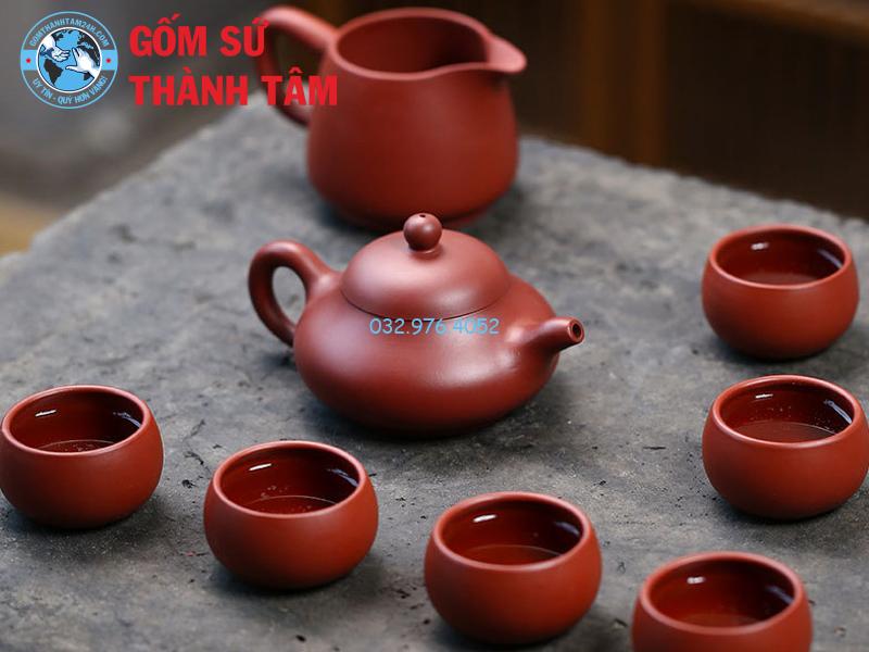 Ấm Tử Sa Cao Cấp: Nguồn Gốc, Đặc Điểm Và Cách Bảo Quản Ấm trà có thiết kế mang tính thẩm mỹ và nghệ thuật rất cao
