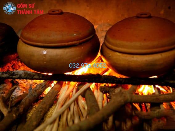Hướng Dẫn Sử Dụng Nồi Đất Kho Cá Bếp Củi Chuẩn Vị nồi đất kho cá bếp củi